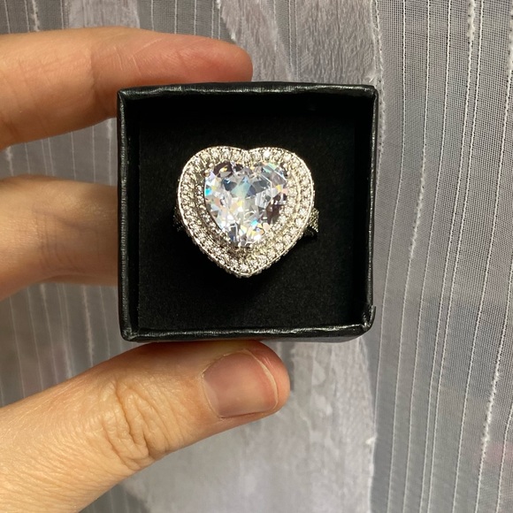 Size 6❗️Big heart shape zirconia ring - Picture 5 of 6